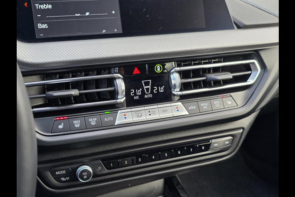 BMW 1-serie 120i M-sport/H&K/Head-up/Carplay/Shadowline-pack BMW 1-serie 120i M-sport/H&K/Head-up/Carplay/Shadowline-pack