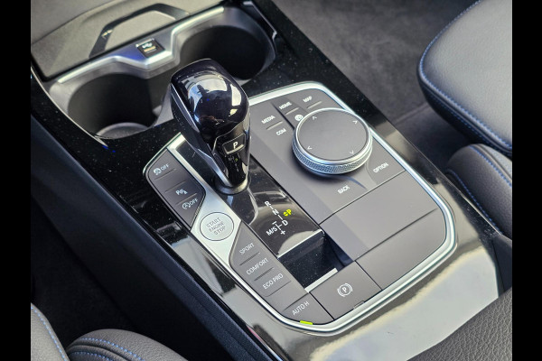 BMW 1-serie 120i M-sport/H&K/Head-up/Carplay/Shadowline-pack BMW 1-serie 120i M-sport/H&K/Head-up/Carplay/Shadowline-pack