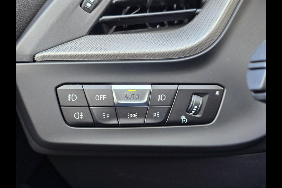 BMW 1-serie 120i M-sport/H&K/Head-up/Carplay/Shadowline-pack BMW 1-serie 120i M-sport/H&K/Head-up/Carplay/Shadowline-pack