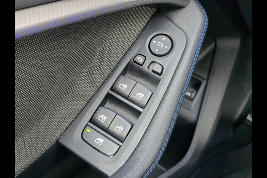 BMW 1-serie 120i M-sport/H&K/Head-up/Carplay/Shadowline-pack BMW 1-serie 120i M-sport/H&K/Head-up/Carplay/Shadowline-pack