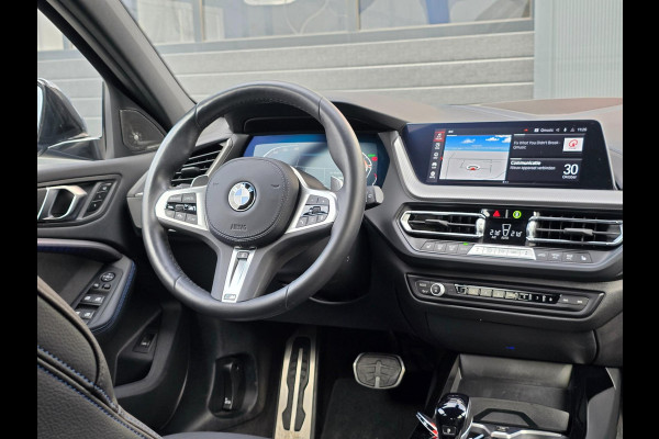 BMW 1-serie 120i M-sport/H&K/Head-up/Carplay/Shadowline-pack BMW 1-serie 120i M-sport/H&K/Head-up/Carplay/Shadowline-pack