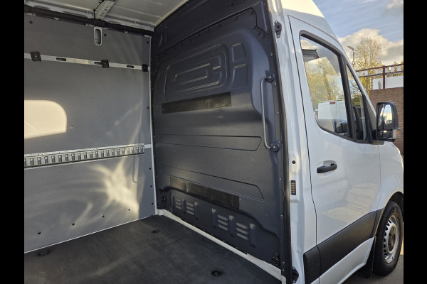 Mercedes-Benz Sprinter 314 CDI L2H2 Autm. MBux systeem Achteruitrijcamera 270 graden doordraaideuren Mercedes-Benz Sprinter 314 CDI L2H2 Autm. MBux systeem Achteruitrijcamera 270 graden doordraaideuren