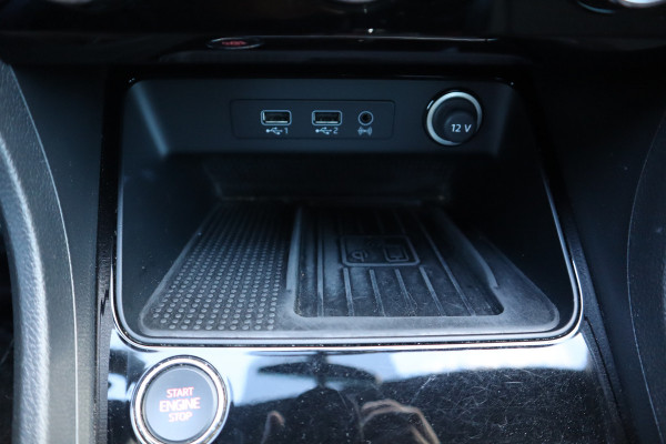 Seat Ateca 1.5 TSI FR Business Intense Pano / 360 camera / Beats / Stoelverwarm / Seat Ateca 1.5 TSI FR Business Intense Pano / 360 camera / Beats / Stoelverwarm /