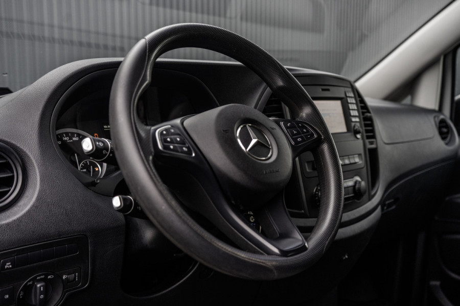 Mercedes-Benz Vito 114 CDI Lang | Automaat | Imperiaal | Camera | Navi | L+R Zijschuifdeur | Cruise | Airco | PDC | Euro 6 Mercedes-Benz Vito 114 CDI Lang | Automaat | Imperiaal | Camera | Navi | L+R Zijschuifdeur | Cruise | Airco | PDC | Euro 6