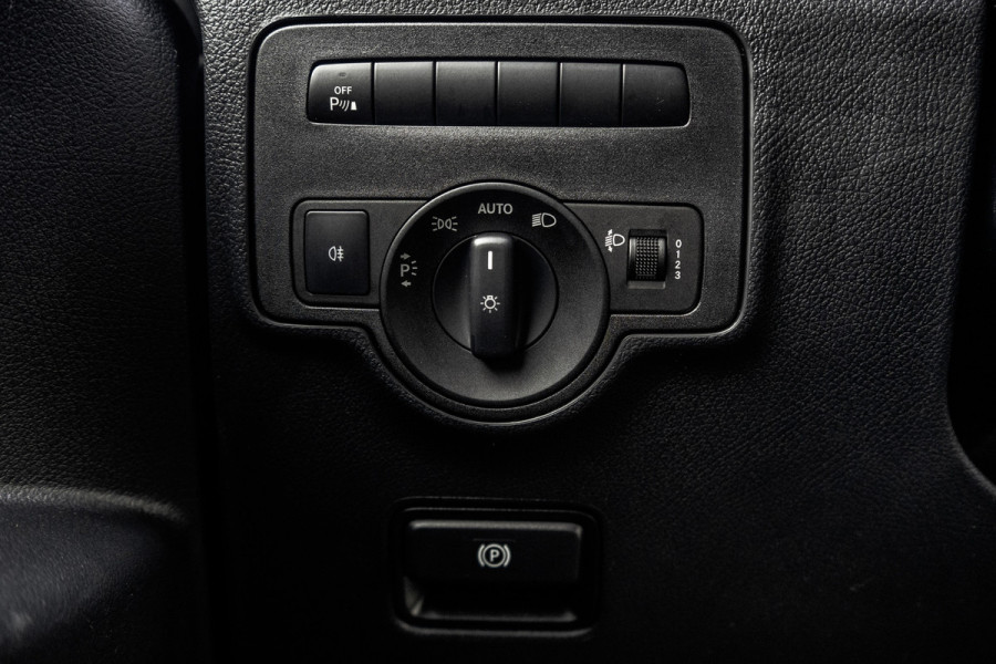 Mercedes-Benz Vito 114 CDI Lang | Automaat | Imperiaal | Camera | Navi | L+R Zijschuifdeur | Cruise | Airco | PDC | Euro 6 Mercedes-Benz Vito 114 CDI Lang | Automaat | Imperiaal | Camera | Navi | L+R Zijschuifdeur | Cruise | Airco | PDC | Euro 6