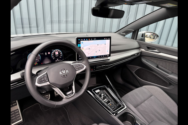 Volkswagen Golf 1.5 eTSI 50 Edition | Panodak | Head Up | Stoelgeheugen | Trekhaak Elk. Wegkl. | Harman/ Kardon | Prijs Rijklaar!!