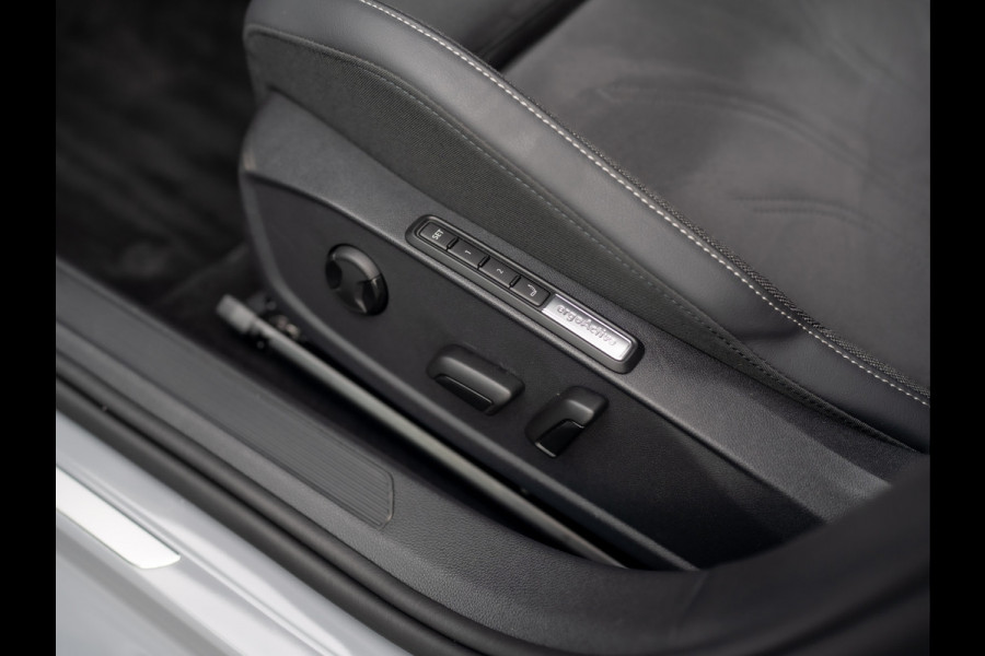 Volkswagen Golf 1.5 eTSI 50 Edition | Panodak | Head Up | Stoelgeheugen | Trekhaak Elk. Wegkl. | Harman/ Kardon | Prijs Rijklaar!!