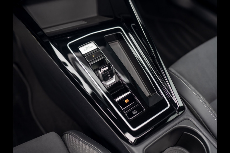 Volkswagen Golf 1.5 eTSI 50 Edition | Panodak | Head Up | Stoelgeheugen | Trekhaak Elk. Wegkl. | Harman/ Kardon | Prijs Rijklaar!!