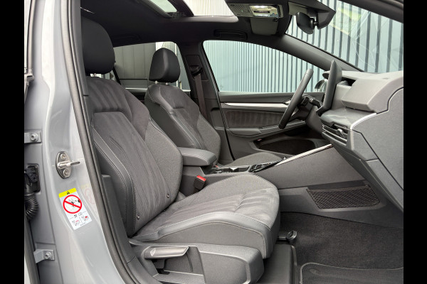 Volkswagen Golf 1.5 eTSI 50 Edition | Panodak | Head Up | Stoelgeheugen | Trekhaak Elk. Wegkl. | Harman/ Kardon | Prijs Rijklaar!!