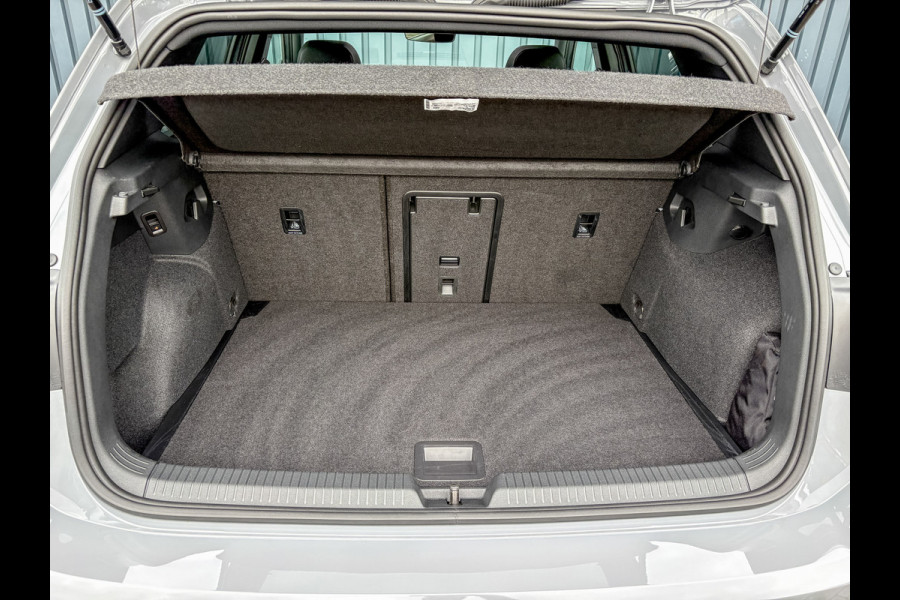 Volkswagen Golf 1.5 eTSI 50 Edition | Panodak | Head Up | Stoelgeheugen | Trekhaak Elk. Wegkl. | Harman/ Kardon | Prijs Rijklaar!!