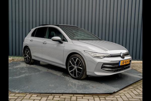 Volkswagen Golf 1.5 eTSI 50 Edition | Panodak | Head Up | Stoelgeheugen | Trekhaak Elk. Wegkl. | Harman/ Kardon | Prijs Rijklaar!!