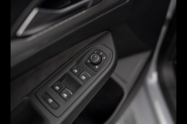 Volkswagen Golf 1.5 eTSI 50 Edition | Panodak | Head Up | Stoelgeheugen | Trekhaak Elk. Wegkl. | Harman/ Kardon | Prijs Rijklaar!!