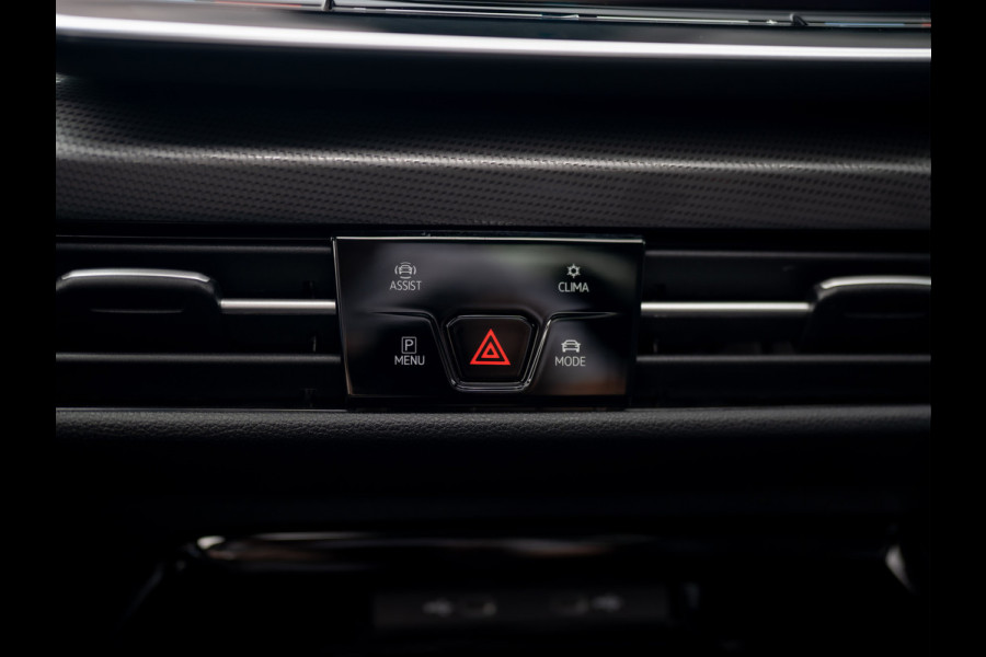 Volkswagen Golf 1.5 eTSI 50 Edition | Panodak | Head Up | Stoelgeheugen | Trekhaak Elk. Wegkl. | Harman/ Kardon | Prijs Rijklaar!!
