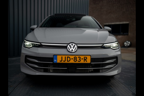 Volkswagen Golf 1.5 eTSI 50 Edition | Panodak | Head Up | Stoelgeheugen | Trekhaak Elk. Wegkl. | Harman/ Kardon | Prijs Rijklaar!!