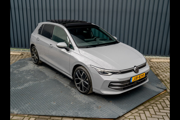 Volkswagen Golf 1.5 eTSI 50 Edition | Panodak | Head Up | Stoelgeheugen | Trekhaak Elk. Wegkl. | Harman/ Kardon | Prijs Rijklaar!!