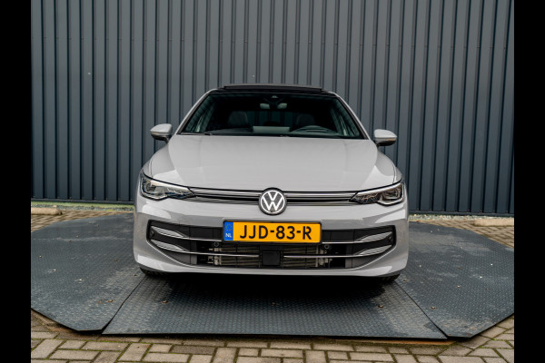 Volkswagen Golf 1.5 eTSI 50 Edition | Panodak | Head Up | Stoelgeheugen | Trekhaak Elk. Wegkl. | Harman/ Kardon | Prijs Rijklaar!!