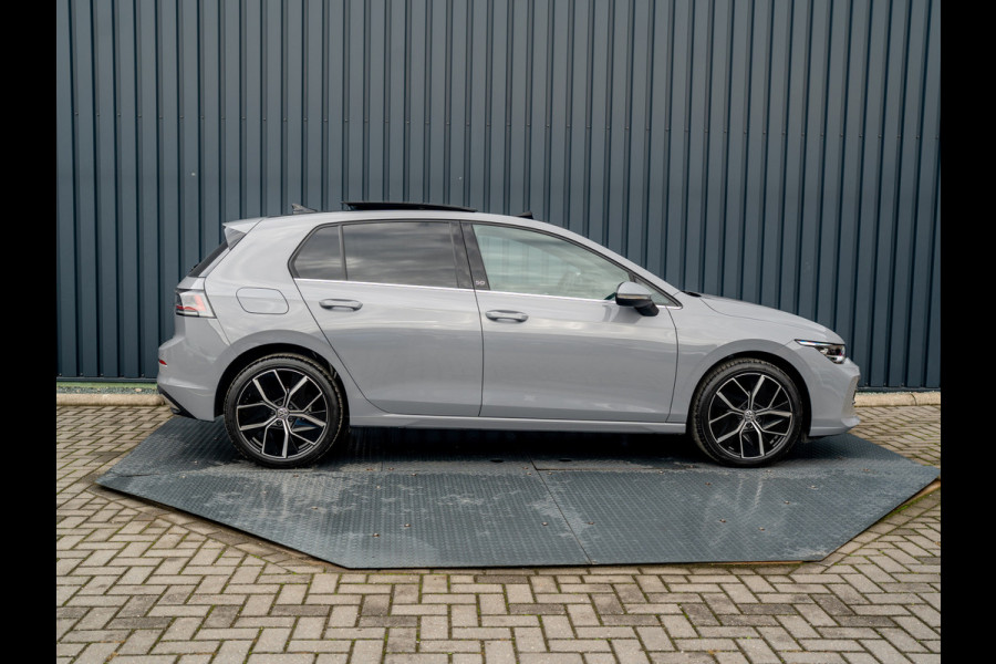 Volkswagen Golf 1.5 eTSI 50 Edition | Panodak | Head Up | Stoelgeheugen | Trekhaak Elk. Wegkl. | Harman/ Kardon | Prijs Rijklaar!!