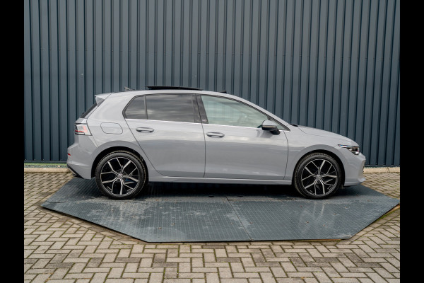 Volkswagen Golf 1.5 eTSI 50 Edition | Panodak | Head Up | Stoelgeheugen | Trekhaak Elk. Wegkl. | Harman/ Kardon | Prijs Rijklaar!!