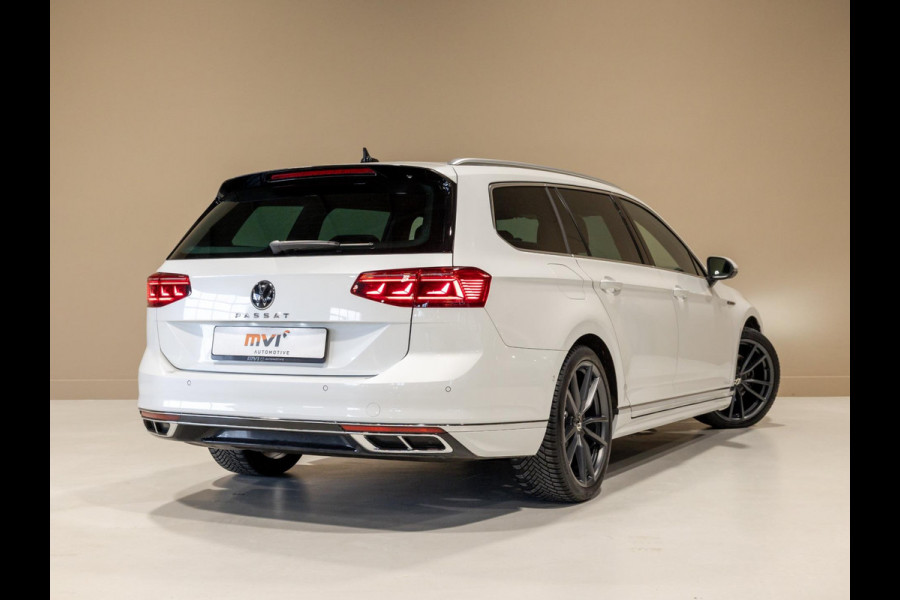 Volkswagen Passat Variant 1.5 TSI R-Line Business + / 150pk / Panorama dak / Achteruitrij camera / Stoelverwarming / Volkswagen Passat Variant 1.5 TSI R-Line Business + / 150pk / Panorama dak / Achteruitrij camera / Stoelverwarming /