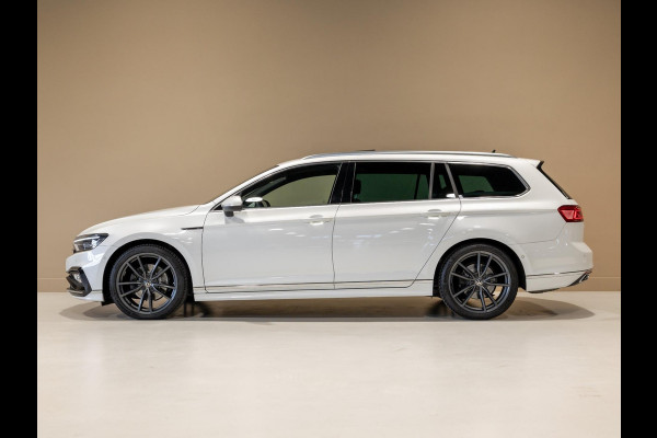 Volkswagen Passat Variant 1.5 TSI R-Line Business + / 150pk / Panorama dak / Achteruitrij camera / Stoelverwarming / Volkswagen Passat Variant 1.5 TSI R-Line Business + / 150pk / Panorama dak / Achteruitrij camera / Stoelverwarming /
