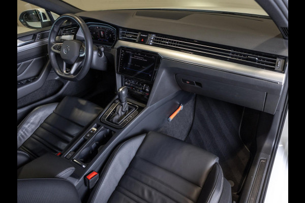 Volkswagen Passat Variant 1.5 TSI R-Line Business + / 150pk / Panorama dak / Achteruitrij camera / Stoelverwarming / Volkswagen Passat Variant 1.5 TSI R-Line Business + / 150pk / Panorama dak / Achteruitrij camera / Stoelverwarming /