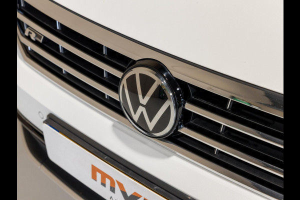 Volkswagen Passat Variant 1.5 TSI R-Line Business + / 150pk / Panorama dak / Achteruitrij camera / Stoelverwarming / Volkswagen Passat Variant 1.5 TSI R-Line Business + / 150pk / Panorama dak / Achteruitrij camera / Stoelverwarming /