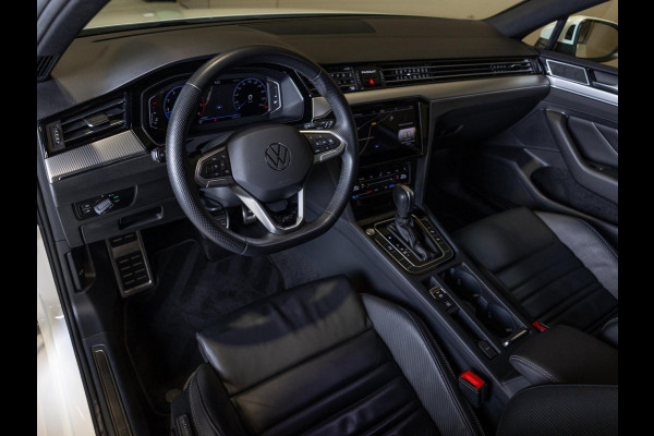 Volkswagen Passat Variant 1.5 TSI R-Line Business + / 150pk / Panorama dak / Achteruitrij camera / Stoelverwarming / Volkswagen Passat Variant 1.5 TSI R-Line Business + / 150pk / Panorama dak / Achteruitrij camera / Stoelverwarming /