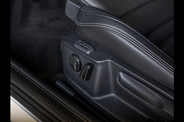 Volkswagen Passat Variant 1.5 TSI R-Line Business + / 150pk / Panorama dak / Achteruitrij camera / Stoelverwarming / Volkswagen Passat Variant 1.5 TSI R-Line Business + / 150pk / Panorama dak / Achteruitrij camera / Stoelverwarming /