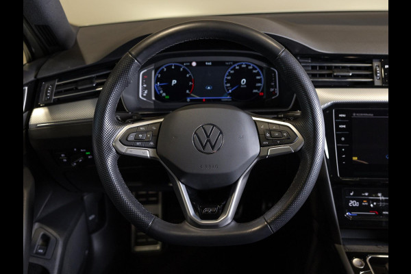 Volkswagen Passat Variant 1.5 TSI R-Line Business + / 150pk / Panorama dak / Achteruitrij camera / Stoelverwarming / Volkswagen Passat Variant 1.5 TSI R-Line Business + / 150pk / Panorama dak / Achteruitrij camera / Stoelverwarming /