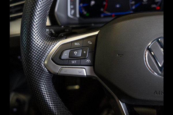 Volkswagen Passat Variant 1.5 TSI R-Line Business + / 150pk / Panorama dak / Achteruitrij camera / Stoelverwarming / Volkswagen Passat Variant 1.5 TSI R-Line Business + / 150pk / Panorama dak / Achteruitrij camera / Stoelverwarming /