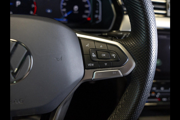 Volkswagen Passat Variant 1.5 TSI R-Line Business + / 150pk / Panorama dak / Achteruitrij camera / Stoelverwarming / Volkswagen Passat Variant 1.5 TSI R-Line Business + / 150pk / Panorama dak / Achteruitrij camera / Stoelverwarming /