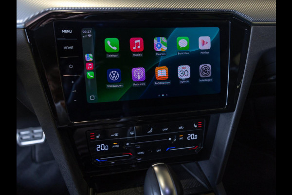 Volkswagen Passat Variant 1.5 TSI R-Line Business + / 150pk / Panorama dak / Achteruitrij camera / Stoelverwarming / Volkswagen Passat Variant 1.5 TSI R-Line Business + / 150pk / Panorama dak / Achteruitrij camera / Stoelverwarming /