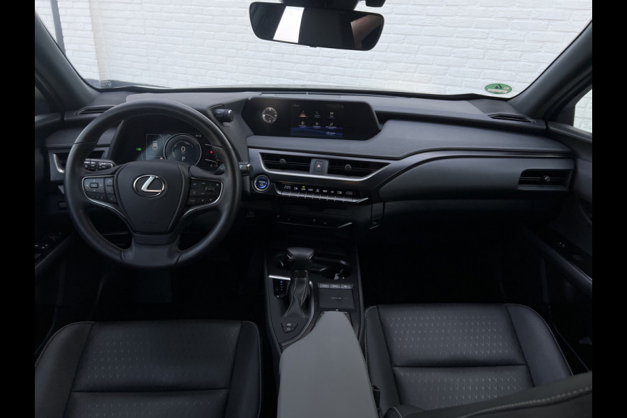 Lexus UX 250h Style+ Edition | Leder | Camera | Carplay | 18 inch | Dodehoek