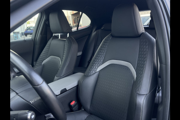 Lexus UX 250h Style+ Edition | Leder | Camera | Carplay | 18 inch | Dodehoek