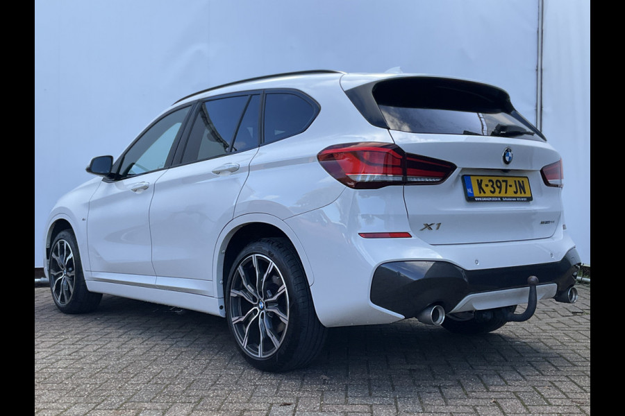 BMW X1 xDrive20i High Executive M-Sport Trekhaak Nav/Cam Stoelverw Elek.Klep Dealer-OH! BMW X1 xDrive20i High Executive M-Sport Trekhaak Nav/Cam Stoelverw Elek.Klep Dealer-OH!