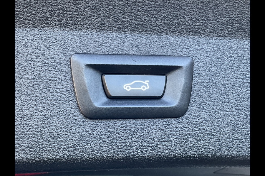 BMW X1 xDrive20i High Executive M-Sport Trekhaak Nav/Cam Stoelverw Elek.Klep Dealer-OH! BMW X1 xDrive20i High Executive M-Sport Trekhaak Nav/Cam Stoelverw Elek.Klep Dealer-OH!