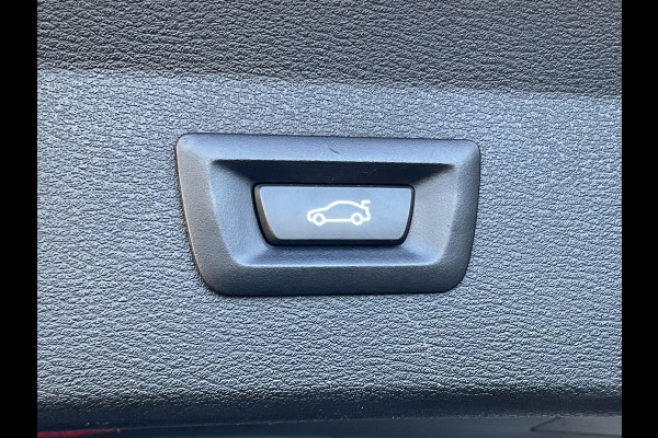 BMW X1 xDrive20i High Executive M-Sport Trekhaak Nav/Cam Stoelverw Elek.Klep Dealer-OH! BMW X1 xDrive20i High Executive M-Sport Trekhaak Nav/Cam Stoelverw Elek.Klep Dealer-OH!