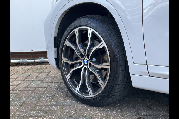 BMW X1 xDrive20i High Executive M-Sport Trekhaak Nav/Cam Stoelverw Elek.Klep Dealer-OH! BMW X1 xDrive20i High Executive M-Sport Trekhaak Nav/Cam Stoelverw Elek.Klep Dealer-OH!