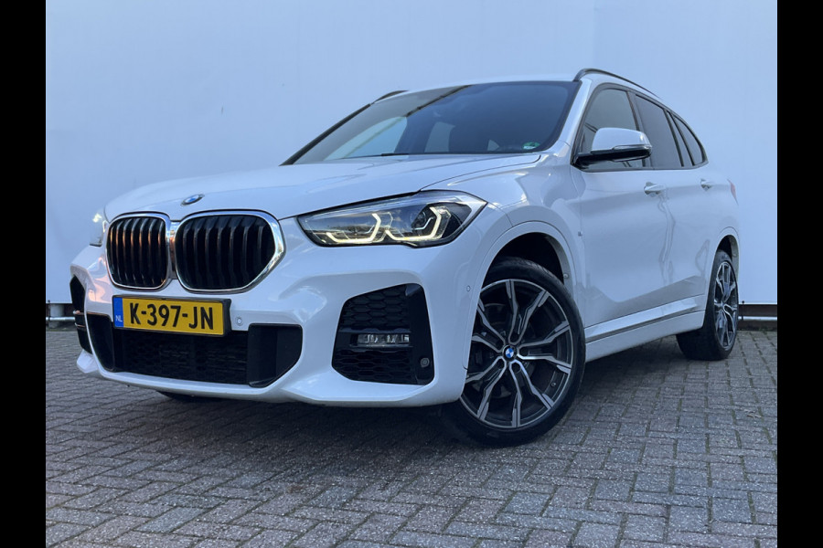 BMW X1 xDrive20i High Executive M-Sport Trekhaak Nav/Cam Stoelverw Elek.Klep Dealer-OH! BMW X1 xDrive20i High Executive M-Sport Trekhaak Nav/Cam Stoelverw Elek.Klep Dealer-OH!