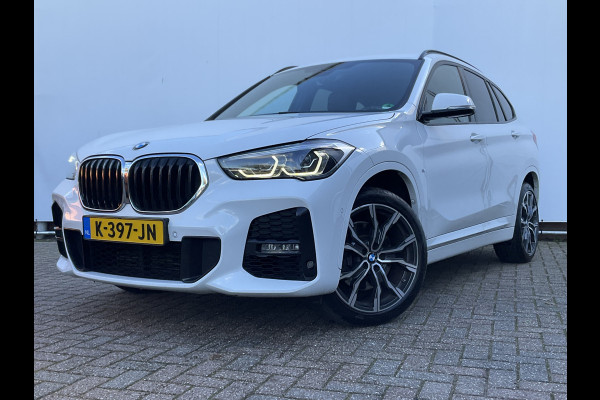 BMW X1 xDrive20i High Executive M-Sport Trekhaak Nav/Cam Stoelverw Elek.Klep Dealer-OH! BMW X1 xDrive20i High Executive M-Sport Trekhaak Nav/Cam Stoelverw Elek.Klep Dealer-OH!