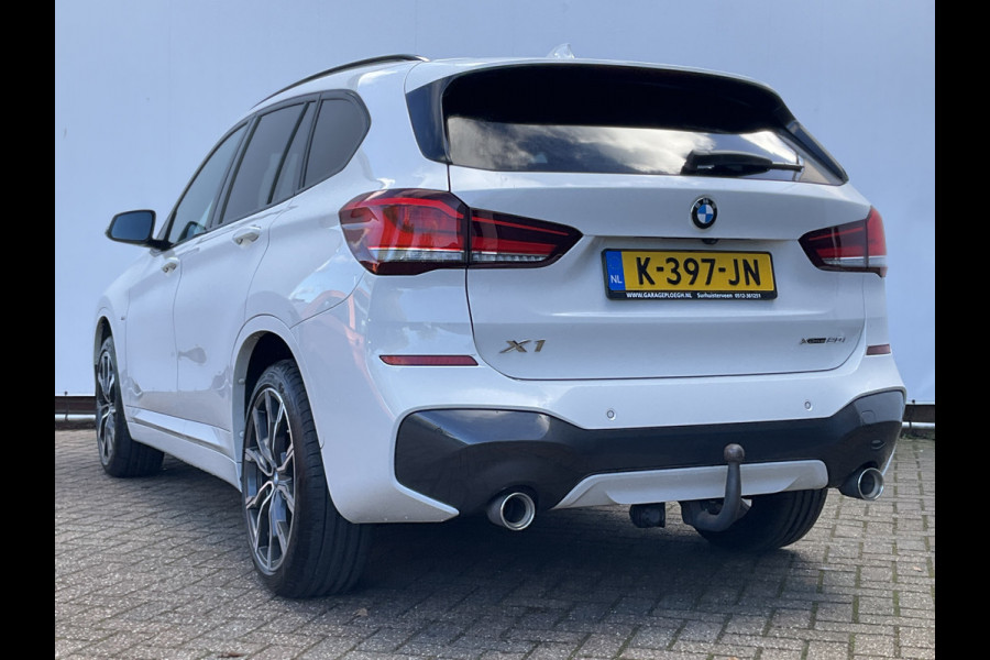 BMW X1 xDrive20i High Executive M-Sport Trekhaak Nav/Cam Stoelverw Elek.Klep Dealer-OH! BMW X1 xDrive20i High Executive M-Sport Trekhaak Nav/Cam Stoelverw Elek.Klep Dealer-OH!
