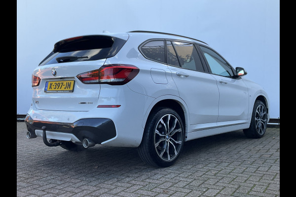 BMW X1 xDrive20i High Executive M-Sport Trekhaak Nav/Cam Stoelverw Elek.Klep Dealer-OH! BMW X1 xDrive20i High Executive M-Sport Trekhaak Nav/Cam Stoelverw Elek.Klep Dealer-OH!