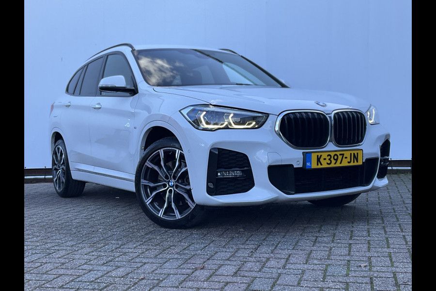 BMW X1 xDrive20i High Executive M-Sport Trekhaak Nav/Cam Stoelverw Elek.Klep Dealer-OH! BMW X1 xDrive20i High Executive M-Sport Trekhaak Nav/Cam Stoelverw Elek.Klep Dealer-OH!