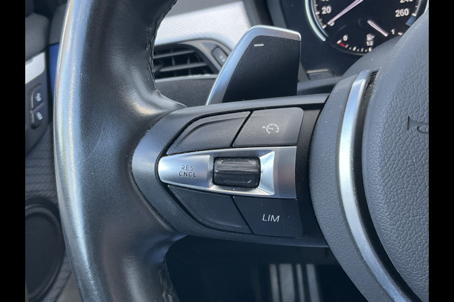 BMW X1 xDrive20i High Executive M-Sport Trekhaak Nav/Cam Stoelverw Elek.Klep Dealer-OH! BMW X1 xDrive20i High Executive M-Sport Trekhaak Nav/Cam Stoelverw Elek.Klep Dealer-OH!