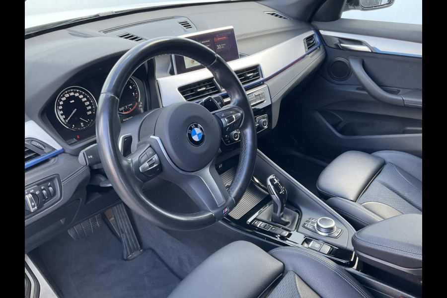 BMW X1 xDrive20i High Executive M-Sport Trekhaak Nav/Cam Stoelverw Elek.Klep Dealer-OH! BMW X1 xDrive20i High Executive M-Sport Trekhaak Nav/Cam Stoelverw Elek.Klep Dealer-OH!