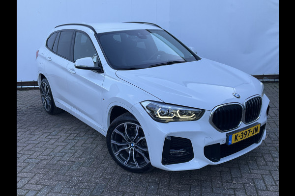 BMW X1 xDrive20i High Executive M-Sport Trekhaak Nav/Cam Stoelverw Elek.Klep Dealer-OH! BMW X1 xDrive20i High Executive M-Sport Trekhaak Nav/Cam Stoelverw Elek.Klep Dealer-OH!
