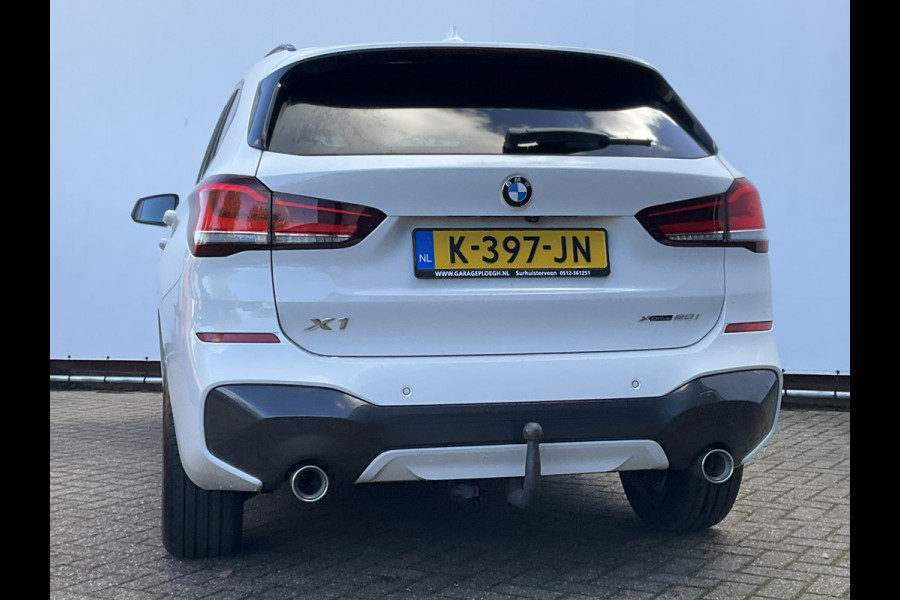 BMW X1 xDrive20i High Executive M-Sport Trekhaak Nav/Cam Stoelverw Elek.Klep Dealer-OH! BMW X1 xDrive20i High Executive M-Sport Trekhaak Nav/Cam Stoelverw Elek.Klep Dealer-OH!