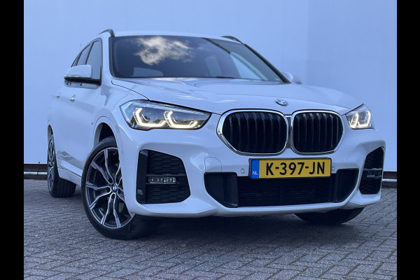 BMW X1 xDrive20i High Executive M-Sport Trekhaak Nav/Cam Stoelverw Elek.Klep Dealer-OH! BMW X1 xDrive20i High Executive M-Sport Trekhaak Nav/Cam Stoelverw Elek.Klep Dealer-OH!