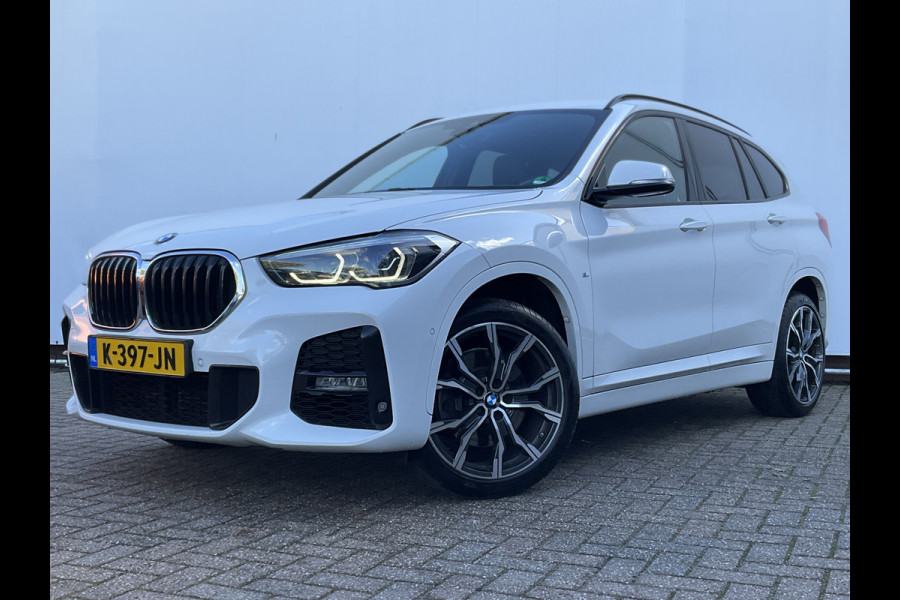BMW X1 xDrive20i High Executive M-Sport Trekhaak Nav/Cam Stoelverw Elek.Klep Dealer-OH! BMW X1 xDrive20i High Executive M-Sport Trekhaak Nav/Cam Stoelverw Elek.Klep Dealer-OH!