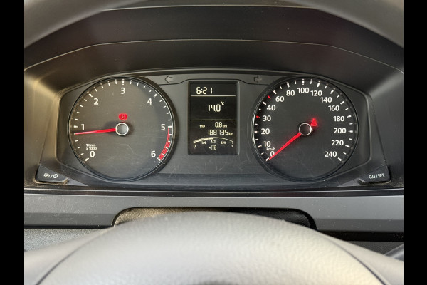Volkswagen Transporter 2.0 TDI 150pk L2H1 Comfortline | NL-auto | 1e Eig | Trekhaak | Airco | Cruisec. Volkswagen Transporter 2.0 TDI 150pk L2H1 Comfortline | NL-auto | 1e Eig | Trekhaak | Airco | Cruisec.